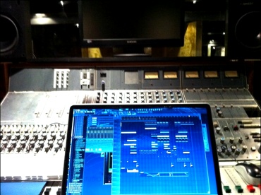 Nick in the studio with FL Studio!