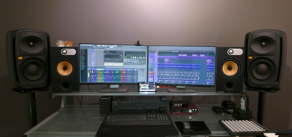 studio monitor desk